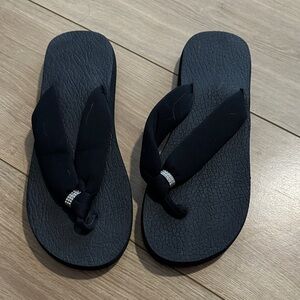 Elegant Black Sandals with Rhinestone Detail